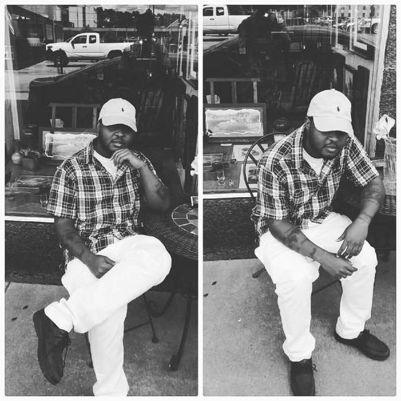 Meet your Posher, Julian - Picture 1 of 1